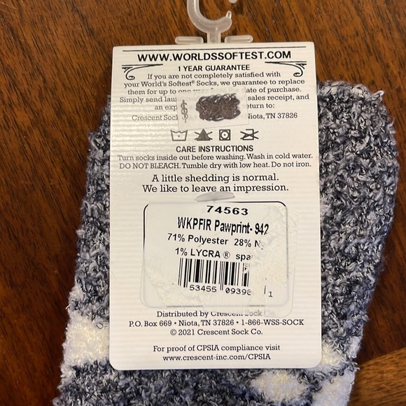NEVER WORN WORLD'S SOFTEST KNIT PICKIN' COLLECTION SOCKS - PAWPRINTS ADORABLE! - Picture 4 of 9